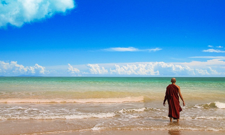 Biển dung nạp trăm sông mà trở nên rộng lớn