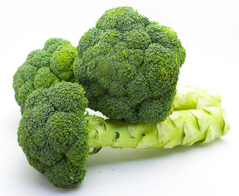 Bông cải xanh nhiều chất xơ hòa tan, giúp giảm cholesterol xấu.